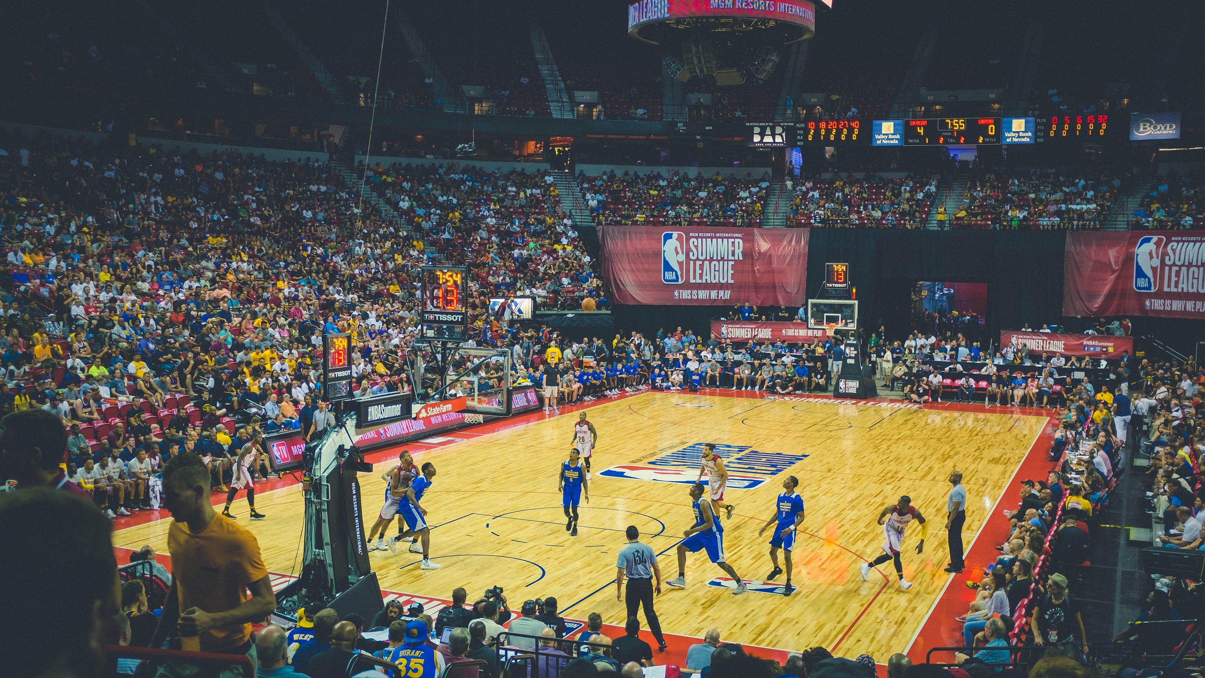 巴坎布梅开二度展露锋芒 赛后直言目标连胜彰显球队雄心