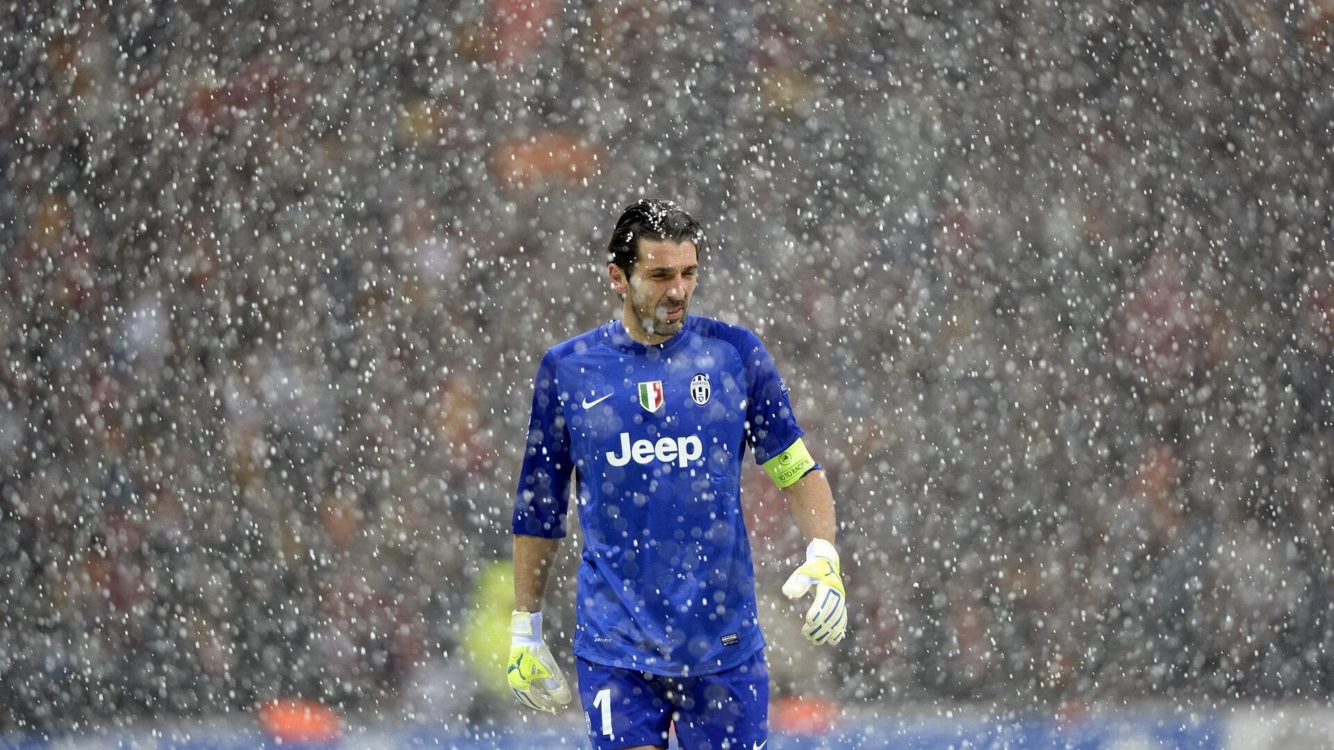 萨拉赫与斯洛特公开决裂震动安菲尔德,传奇生涯在利物浦走到十字路口?