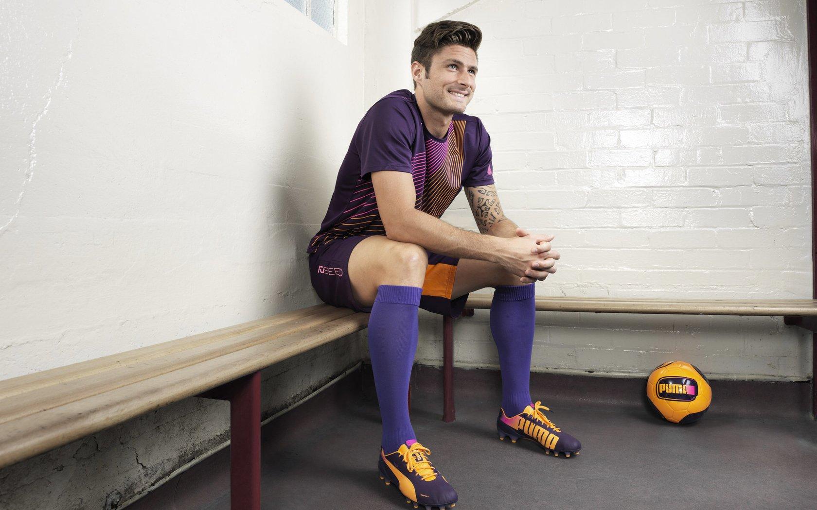 多梅尼卡利发声力挺，瓦塞尔领导核心稳固，法拉利双雄蓄势待发迎战新赛季挑战